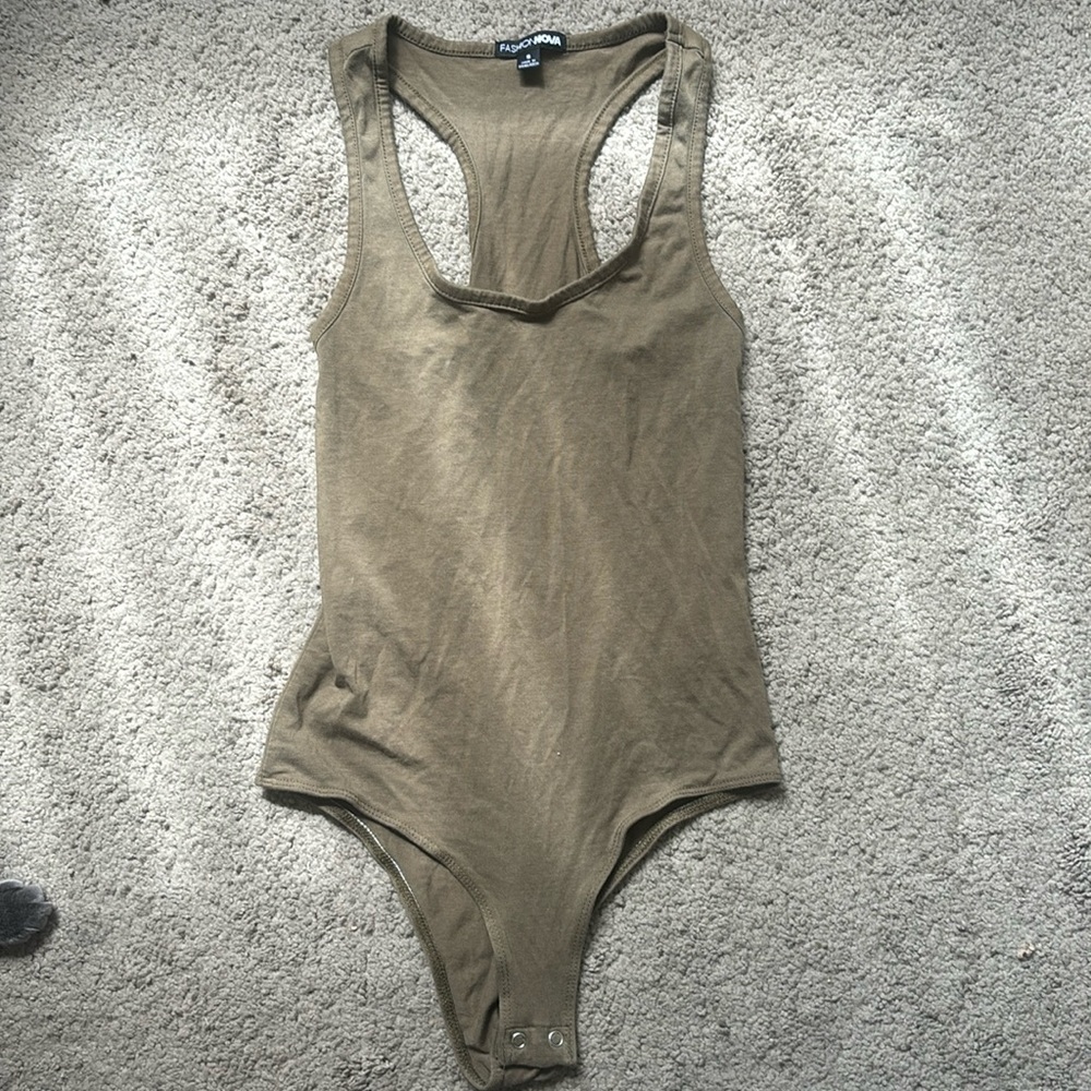 Fashion Nova racer back body suit - size small